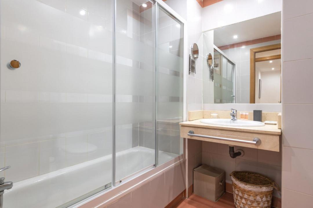 2 Bedrooms 2 Bathrooms Furnished - Malsana - With Pool - Mintystay Мадрид Экстерьер фото